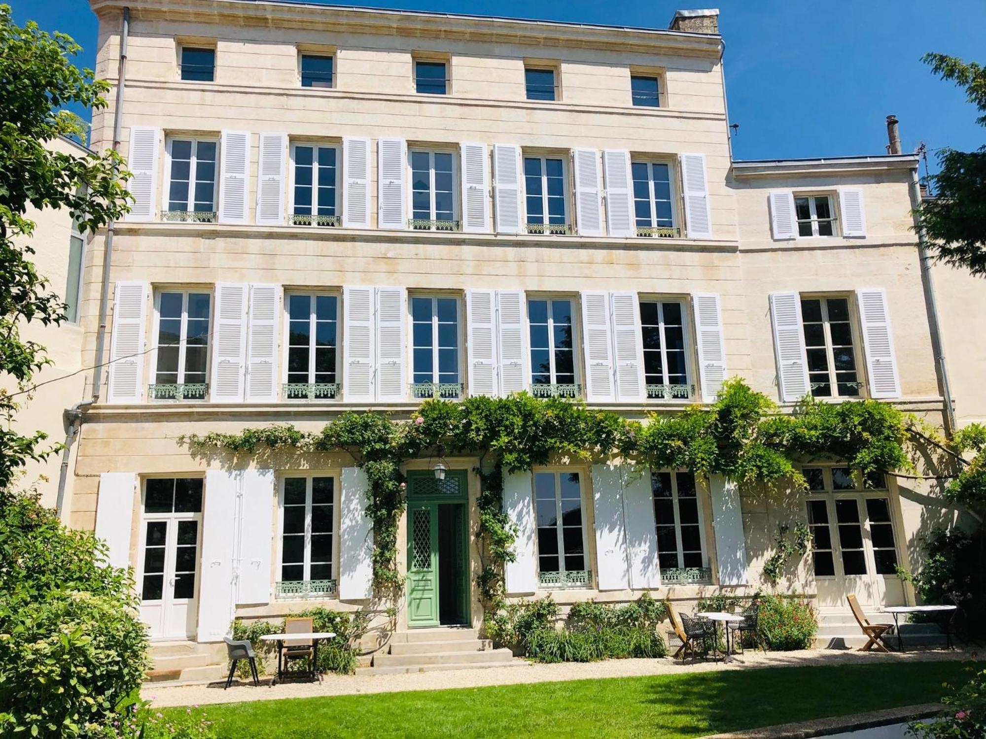 L'Hotel Particulier Du 12 Niort Buitenkant foto